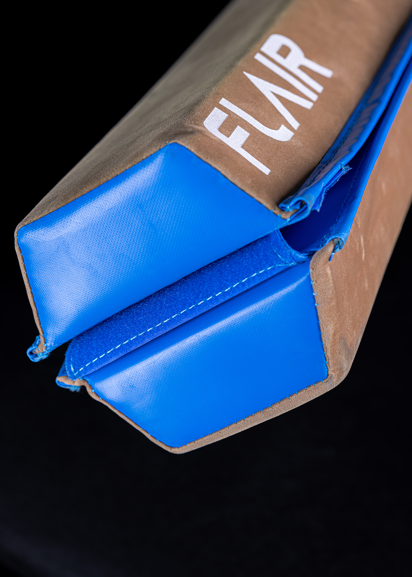 Folding foam balance beam