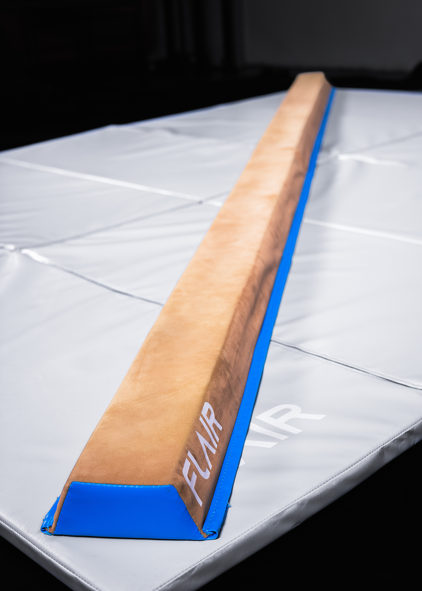 Folding foam balance beam