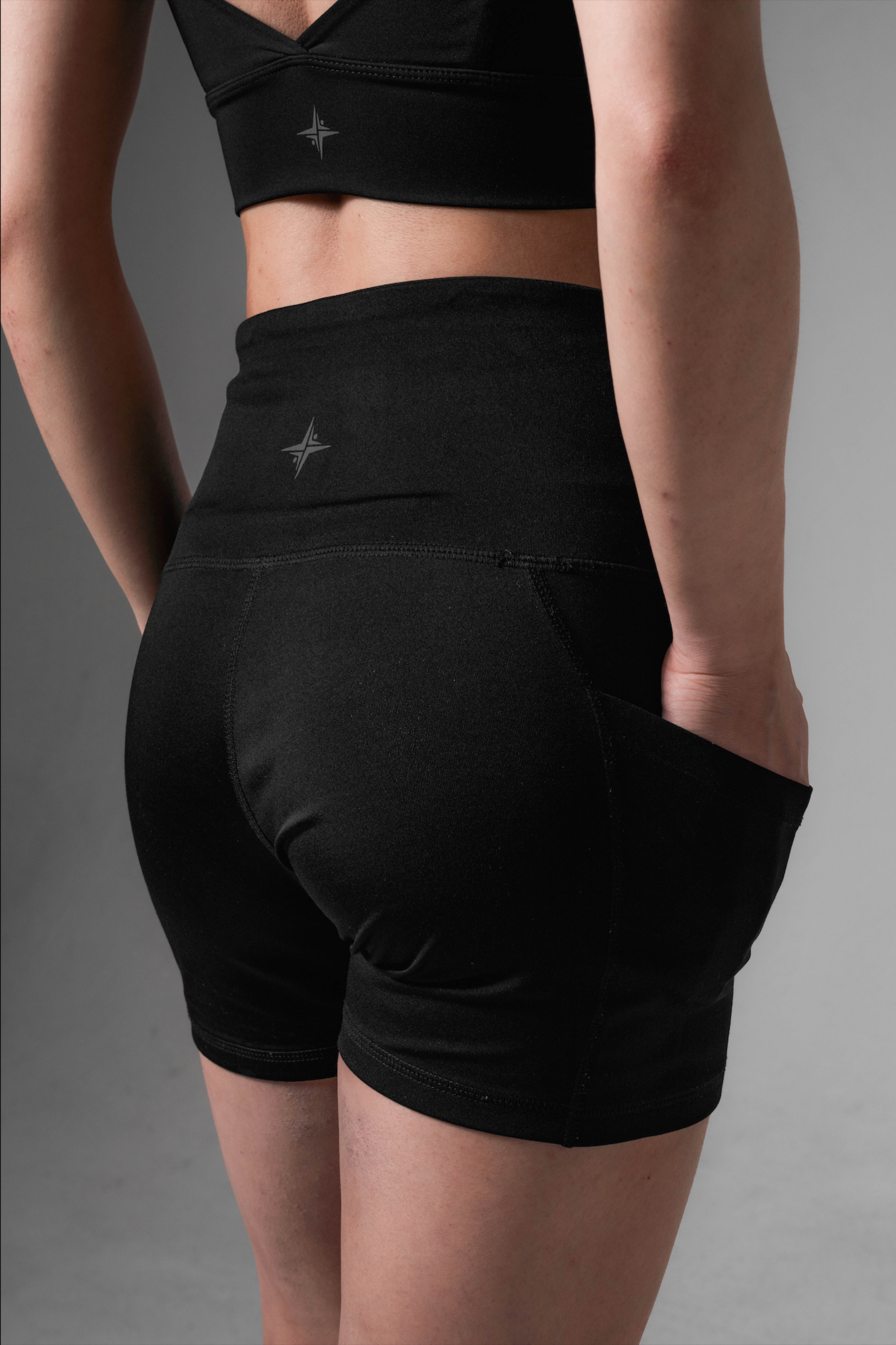 Short Leggings